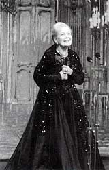 Marta Eggerth on stage at a Theater an der Wien gala in 2001